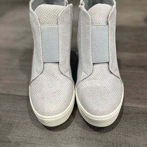 Bucks size 6 booties